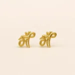 Script 'Maa' 22K Gold Stud Earrings - Unisex