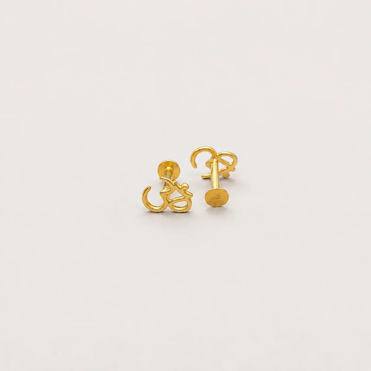 Divine 'Om' 22K Gold Stud - Image 2