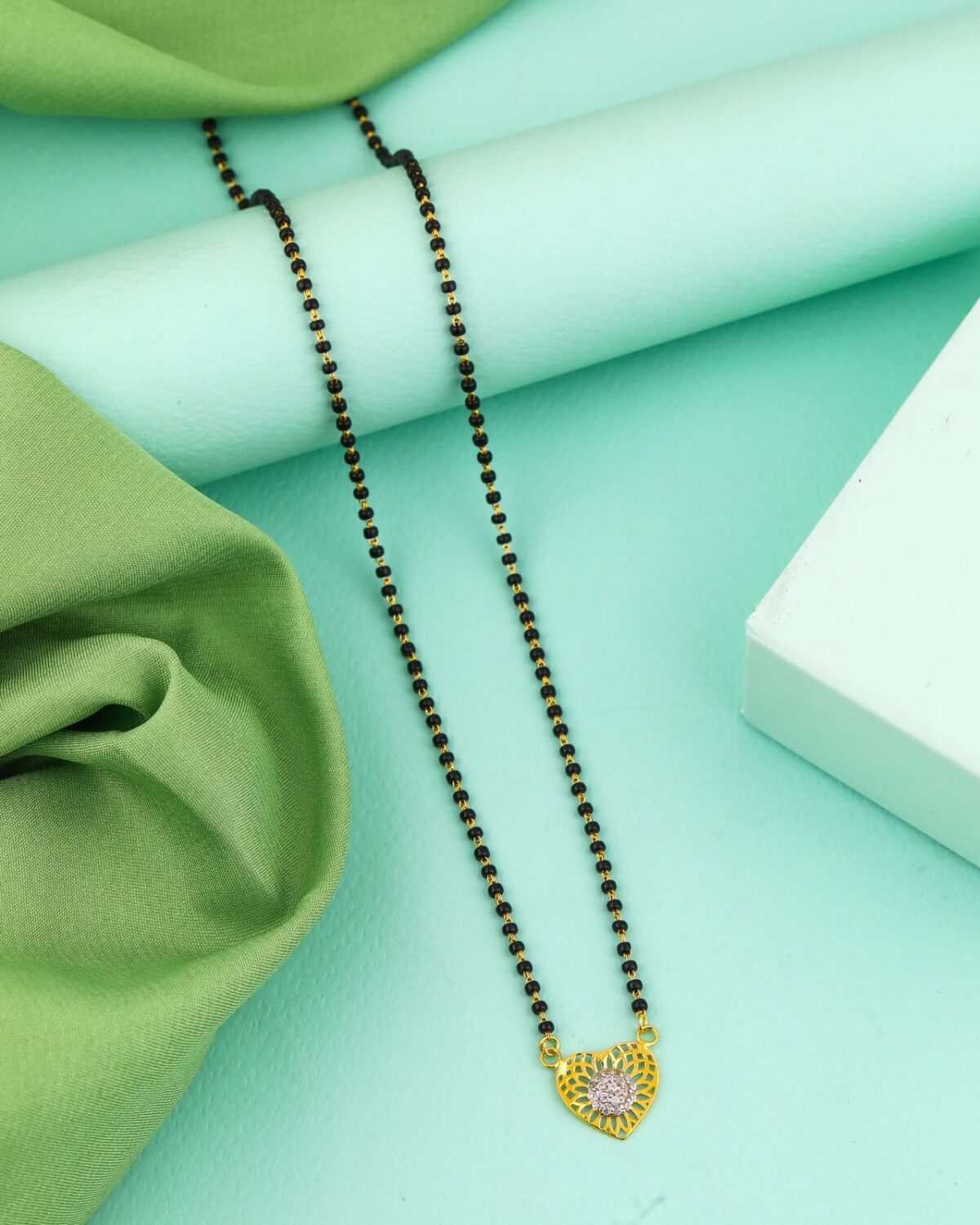 Heart with stones 9KT Gold Mangalsutra - Image 2
